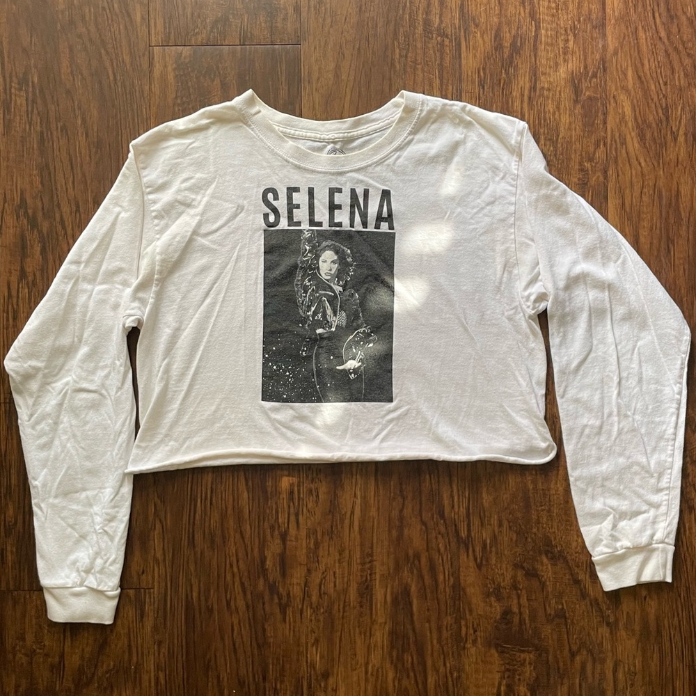 Official Selena Quintanilla Cropped Long Sleeve Graphic Tee - Picture 4 of 7